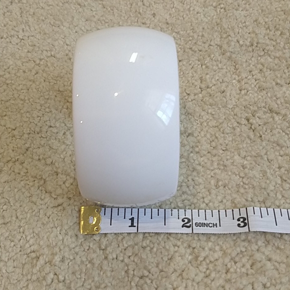 Chunky white bangle - Picture 3 of 3